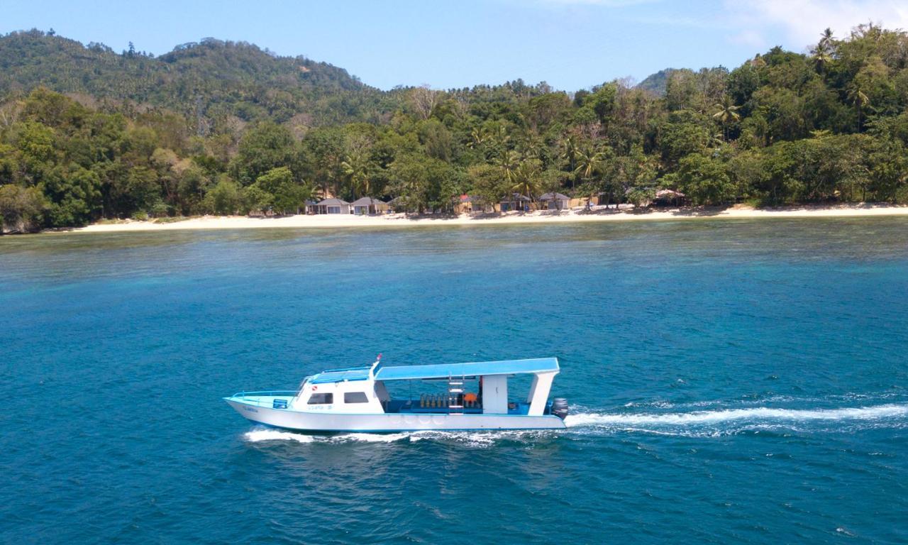 White Sands Beach Resort Lembeh Bitung Exterior photo