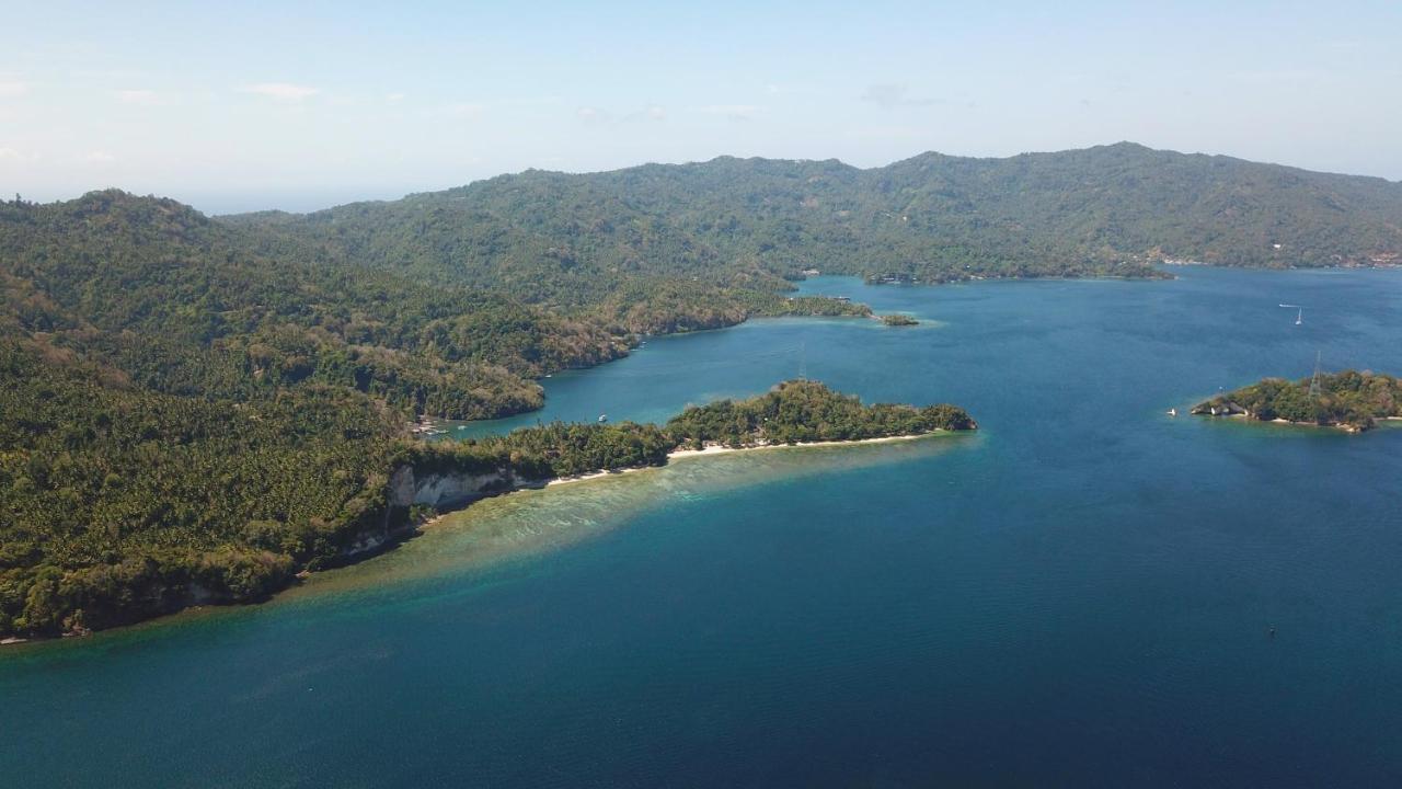 White Sands Beach Resort Lembeh Bitung Exterior photo