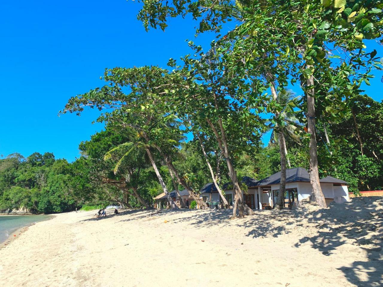 White Sands Beach Resort Lembeh Bitung Exterior photo