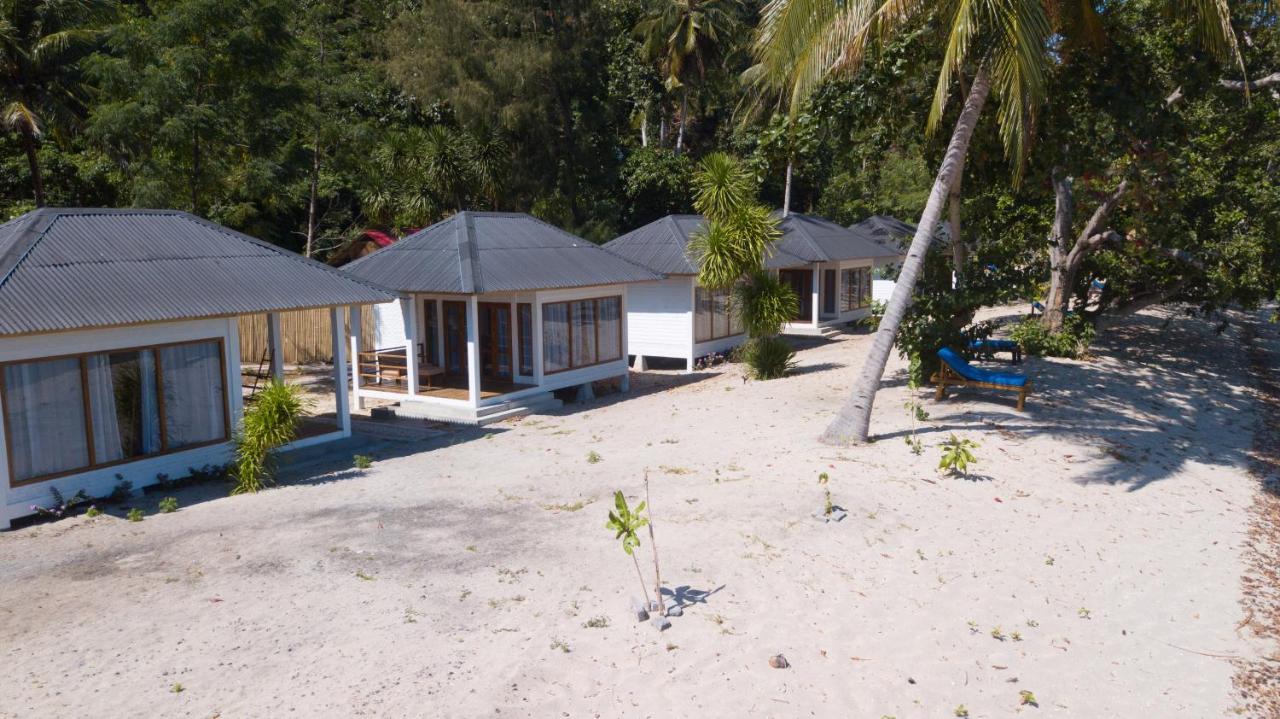 White Sands Beach Resort Lembeh Bitung Exterior photo